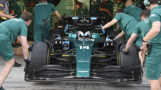 Fernando Alonso con Aston Martin Fernando Alonso con Aston Martin