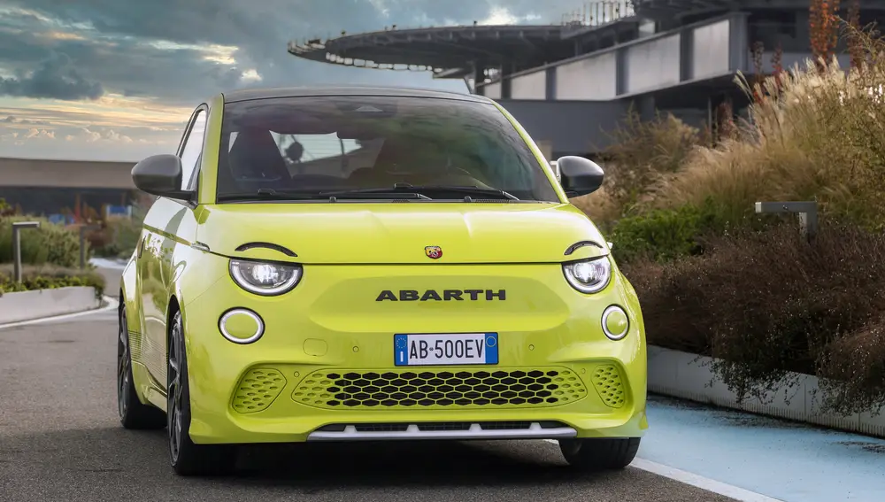 El nuevo Abarth 500e: el primer eléctrico de la marca con154 caballos de potencia El nuevo Abarth 500e: el primer eléctrico de la marca con154 caballos de potencia