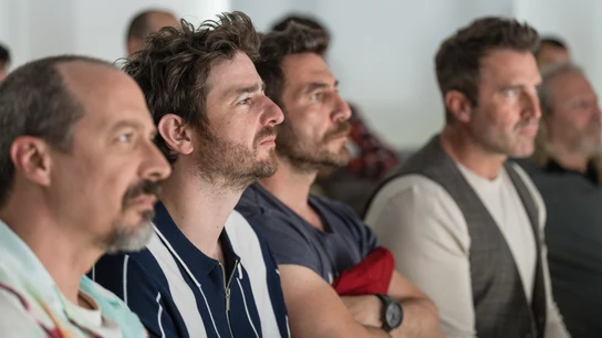 Fele Martínez, Gorka Otxoa, Fernando Gil y Raúl Tejón protagonizan 'Machos Alfa' de Netflix. Fele Martínez, Gorka Otxoa, Fernando Gil y Raúl Tejón protagonizan 'Machos Alfa' de Netflix.