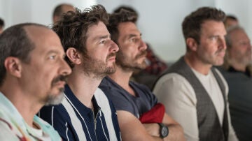 Fele Martínez, Gorka Otxoa, Fernando Gil y Raúl Tejón protagonizan 'Machos Alfa' de Netflix.