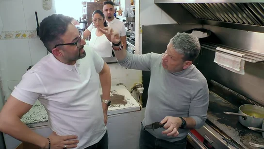 Remedios alucina con la suciedad que saca Chicote: "Me han dado ganas de echársela a José por la lengua" Remedios alucina con la suciedad que saca Chicote: "Me han dado ganas de echársela a José por la lengua"