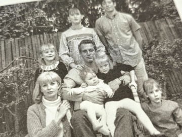 Paul Newman posando con su familia