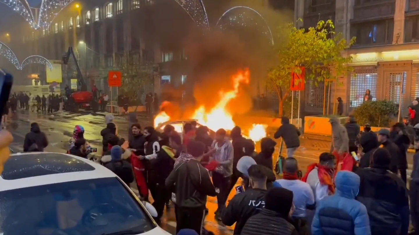 Momento de los disturbios ocurridos en Bruselas tras el Bélgica-Marruecos Momento de los disturbios ocurridos en Bruselas tras el Bélgica-Marruecos