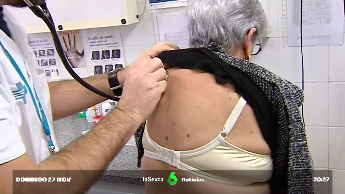 Una mujer acude al médico Una mujer acude al médico