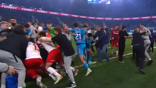 Pelea entre jugadores del Zenit y el Spartak de Moscú Pelea entre jugadores del Zenit y el Spartak de Moscú