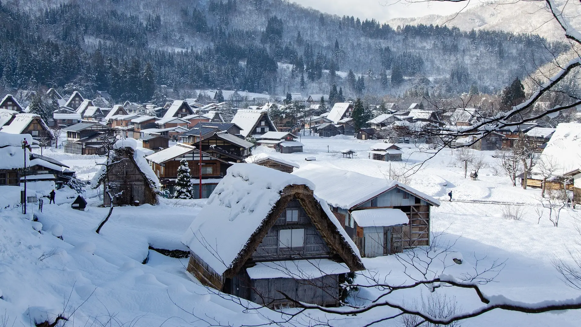 Los mejores hoteles y casas rurales en la nieve para disfrutar de la  Navidad en España