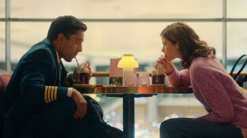 The destinies of staff and passengers become intertwined when a storm detains them at Oslo airport.