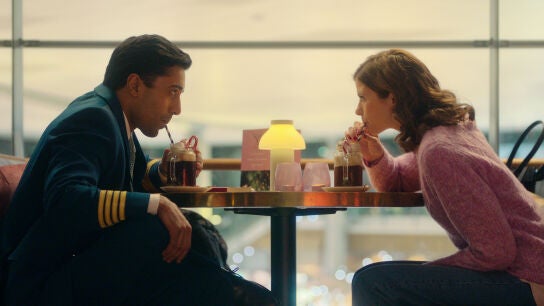 Los destinos del personal y los pasajeros se entrelazan cuando un temporal les retiene en el aeropuerto de Oslo.