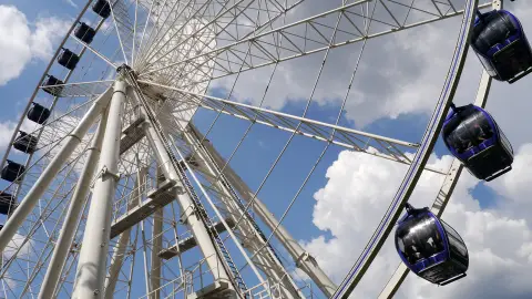 Imagen de una noria Imagen de una noria