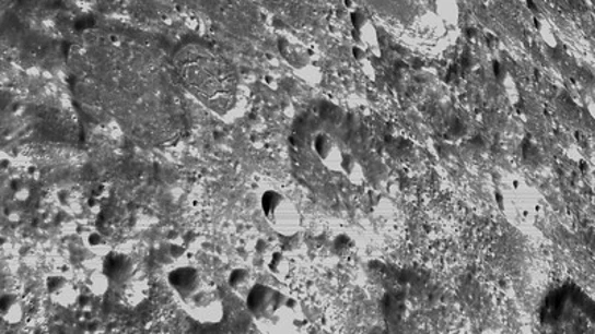 La nave Orion capta la imagen más cercana de la Luna. La nave Orion capta la imagen más cercana de la Luna.