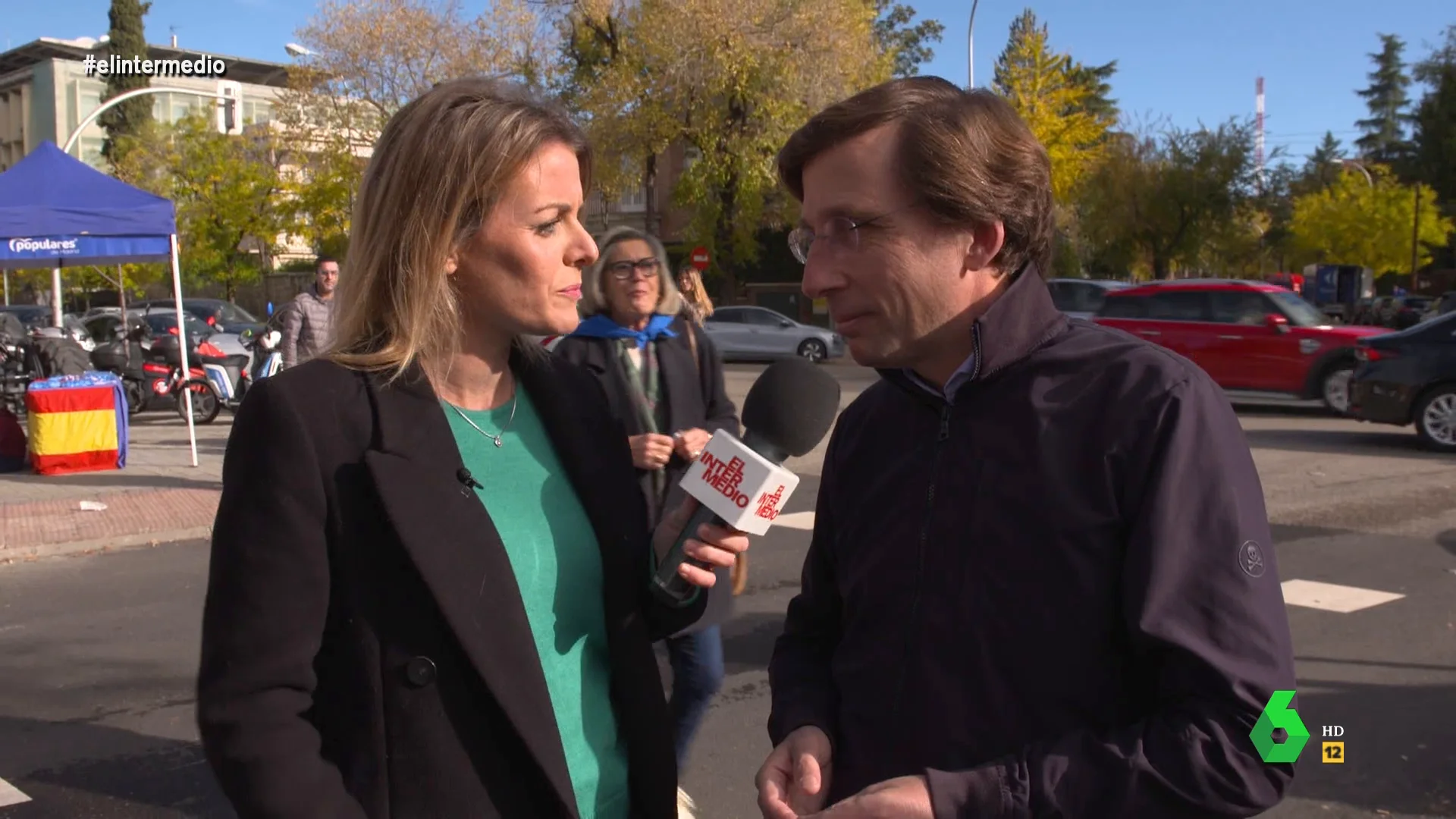 Andrea Ropero a Almeida: "¿No creen que los españoles están más preocupados por las cosas del comer que por la ruptura de España?