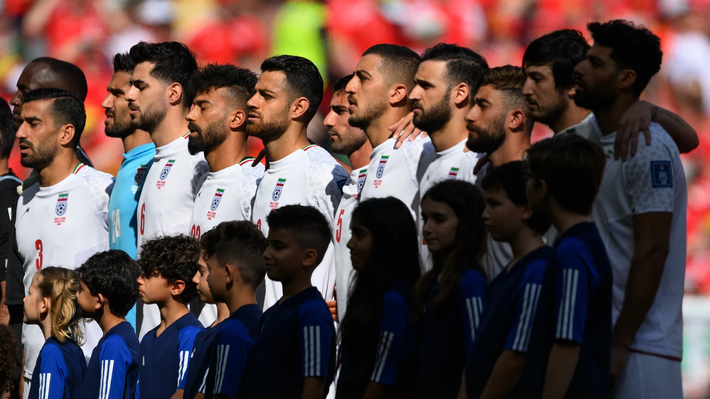 La selección iraní durante los himnos La selección iraní durante los himnos
