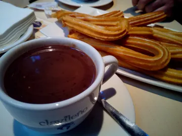 Aquí puedes disfrutar de los mejores chocolates con churros de la Comunidad de Madrid Aquí puedes disfrutar de los mejores chocolates con churros de la Comunidad de Madrid