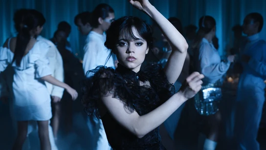 Jenna Ortega se marca un baile eléctrico e hipnótico en 'Miércoles'. Jenna Ortega se marca un baile eléctrico e hipnótico en 'Miércoles'.