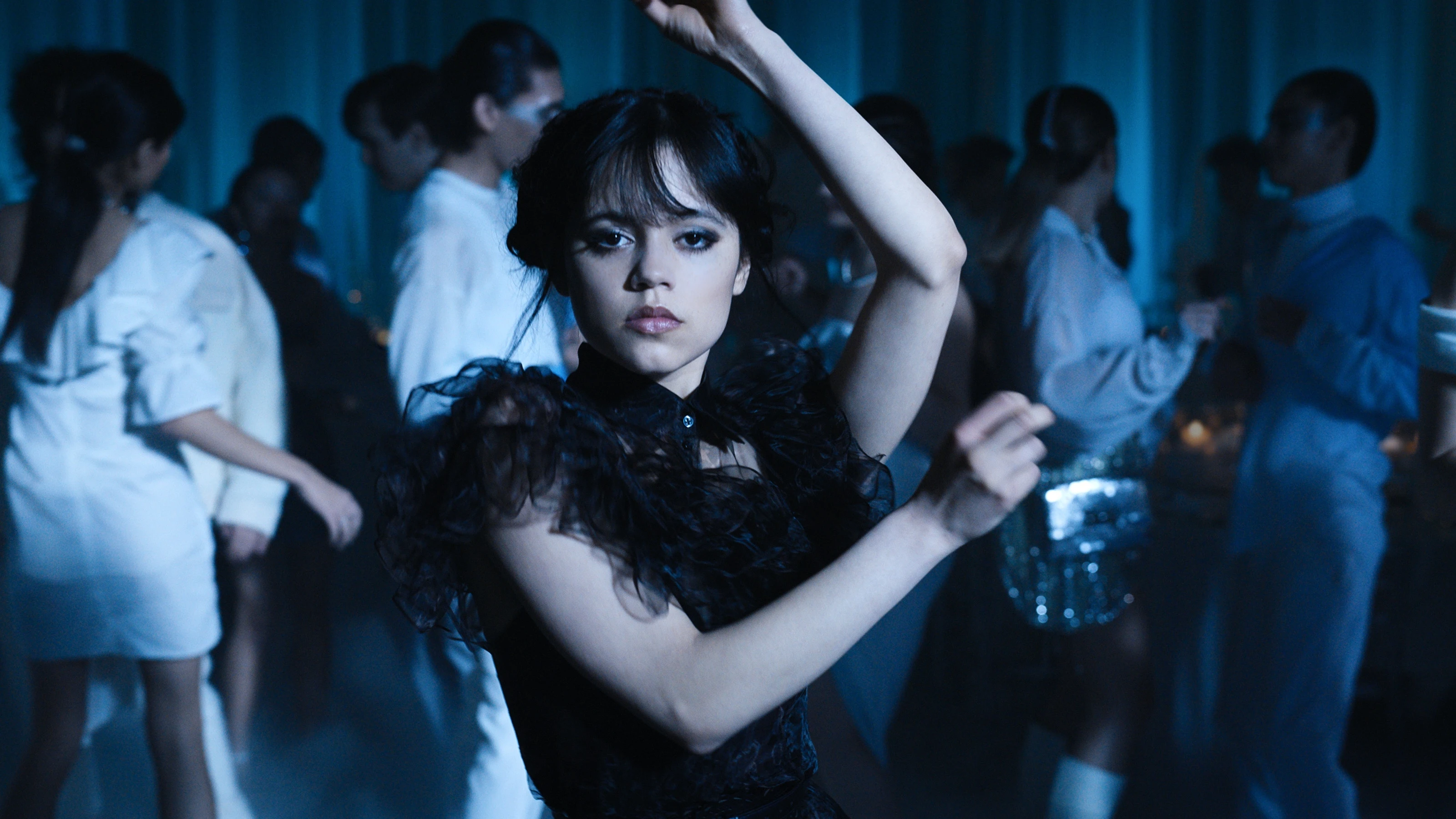 Jenna Ortega se marca un baile eléctrico e hipnótico en 'Miércoles'.
