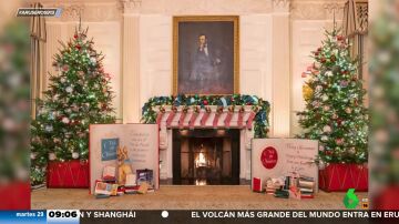 "Te recuerda a la casa de tus abuelos": la decoración navideña de la Casa Blanca, a juicio en Aruser@s