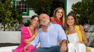 El chef José Andrés recorrerá España junto a sus tres hijas criadas en EEUU en la nueva docuserie de HBO Max.