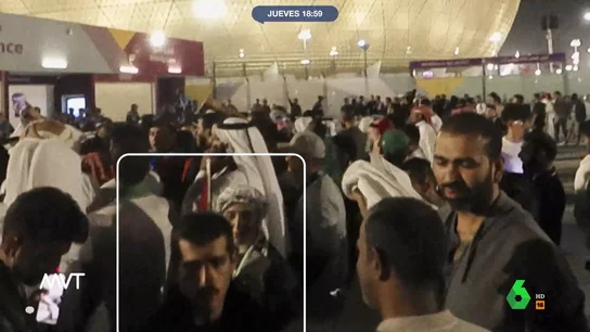 Un policía de Qatar impide grabar a laSexta y amenaza con romper la cámara Un policía de Qatar impide grabar a laSexta y amenaza con romper la cámara