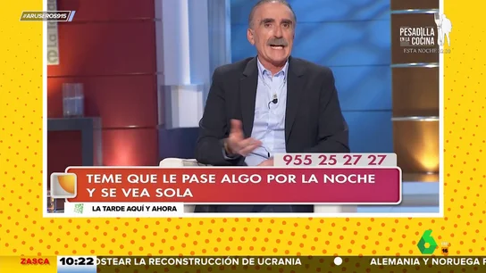 El humor negro de Juan y Medio con una de las invitadas a su programa El humor negro de Juan y Medio con una de las invitadas a su programa