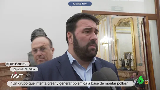 Luis Gestoso (Vox), ante los periodistas en el Congreso: "Blanqueadores de terroristas" Luis Gestoso (Vox), ante los periodistas en el Congreso: "Blanqueadores de terroristas"