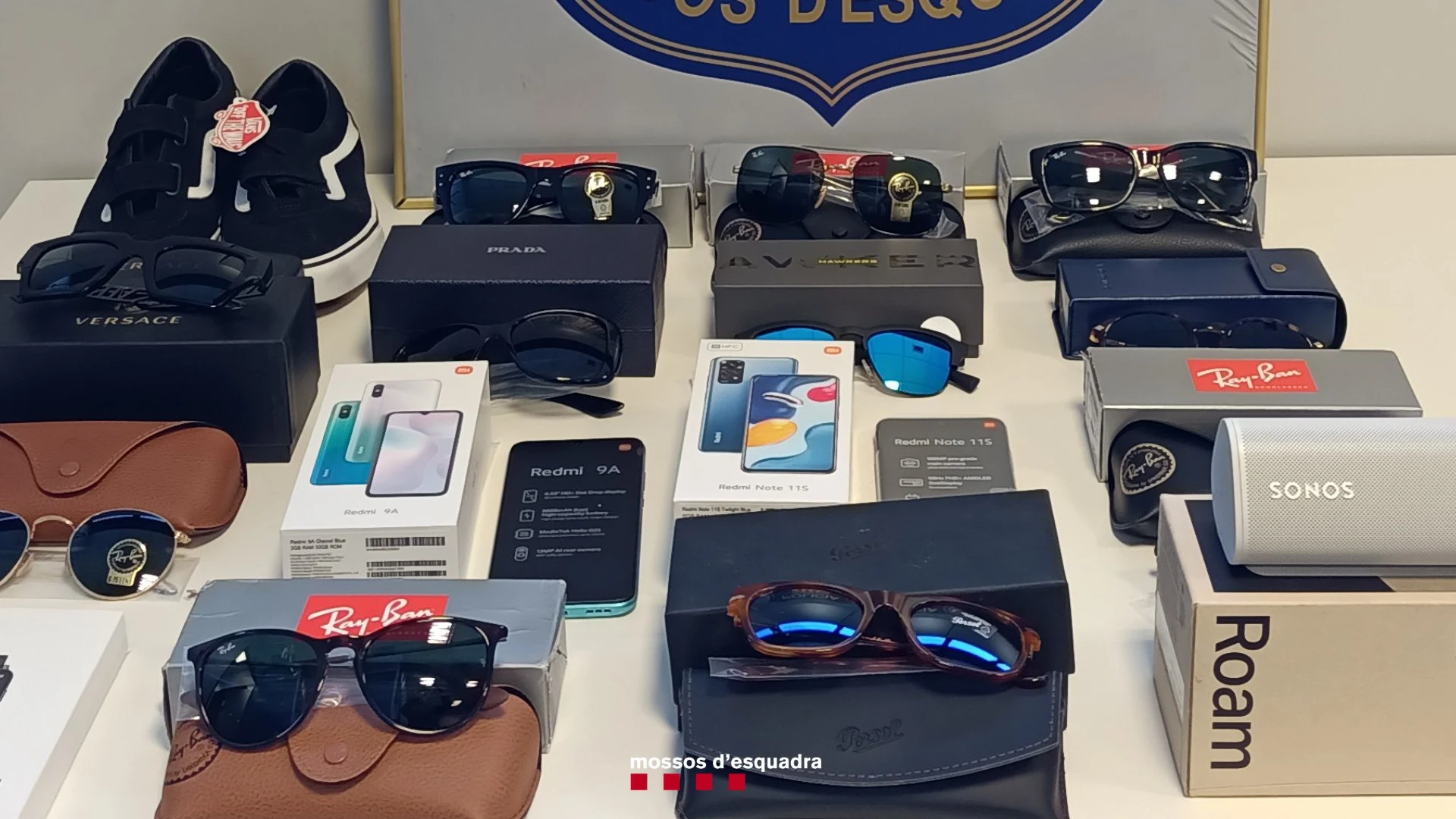 Detenido un repartidor que robaba el contenido de los paquetes y los entregaba vacíos
