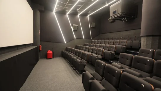 Una de las salas de los Cines Embajadores, creados en marzo de 2020 Una de las salas de los Cines Embajadores, creados en marzo de 2020