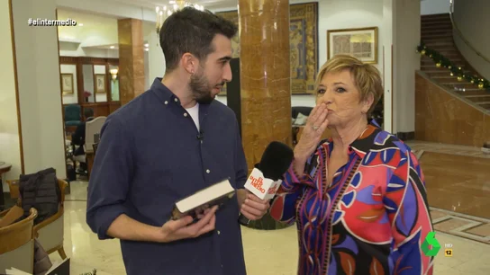 Así reacciona Celia Villalobos al saber que Isma Juárez es reportero de El Intermedio: "Ah, ¿tú eres de Wyoming?" Así reacciona Celia Villalobos al saber que Isma Juárez es reportero de El Intermedio: "Ah, ¿tú eres de Wyoming?"