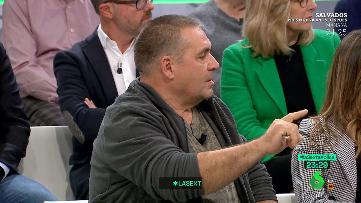Carlos, dueño de una tienda de alimentación que compra directamente al campo: "Ellos ponen el precio y les pago más" Carlos, dueño de una tienda de alimentación que compra directamente al campo: "Ellos ponen el precio y les pago más"