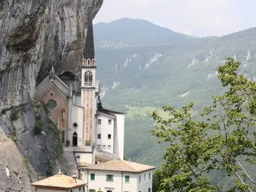 Santuario de la Madonna della Corona: historia y todo lo que debes saber de esta basílica menor Santuario de la Madonna della Corona: historia y todo lo que debes saber de esta basílica menor
