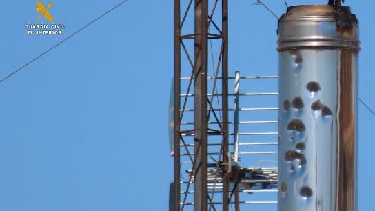 Detenido un francotirador por disparar contra viviendas y centros escolares.