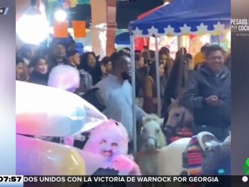 El divertido vídeo viral de un niño que va a la feria y acaba embadurnado de algodón de azúcar