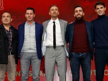 Jesús Casas, a la derecha de Luis Enrique