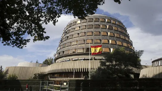 Tribunal Constitucional El Constitucional convoca un pleno urgente para decidir si admite el recurso del PP que pide paralizar su reforma
