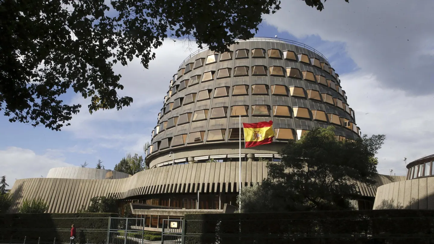 Tribunal Constitucional El Constitucional convoca un pleno urgente para decidir si admite el recurso del PP que pide paralizar su reforma