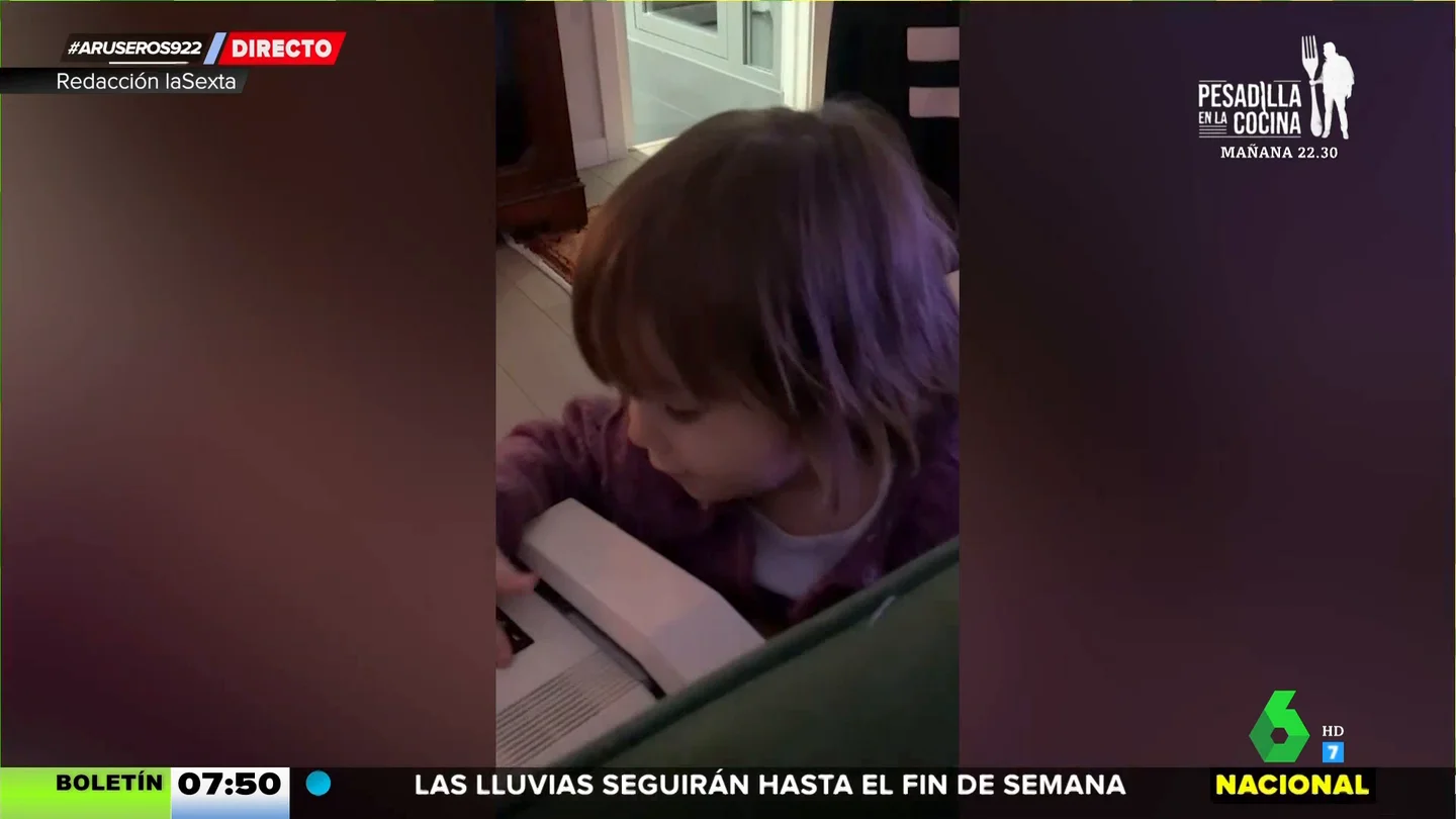 El adorable vídeo de la hija de Paula del Fraile intentando decir 'laSexta Xplica', el programa que presenta su papá El adorable vídeo de la hija de Paula del Fraile intentando decir 'laSexta Xplica', el programa que presenta su papá