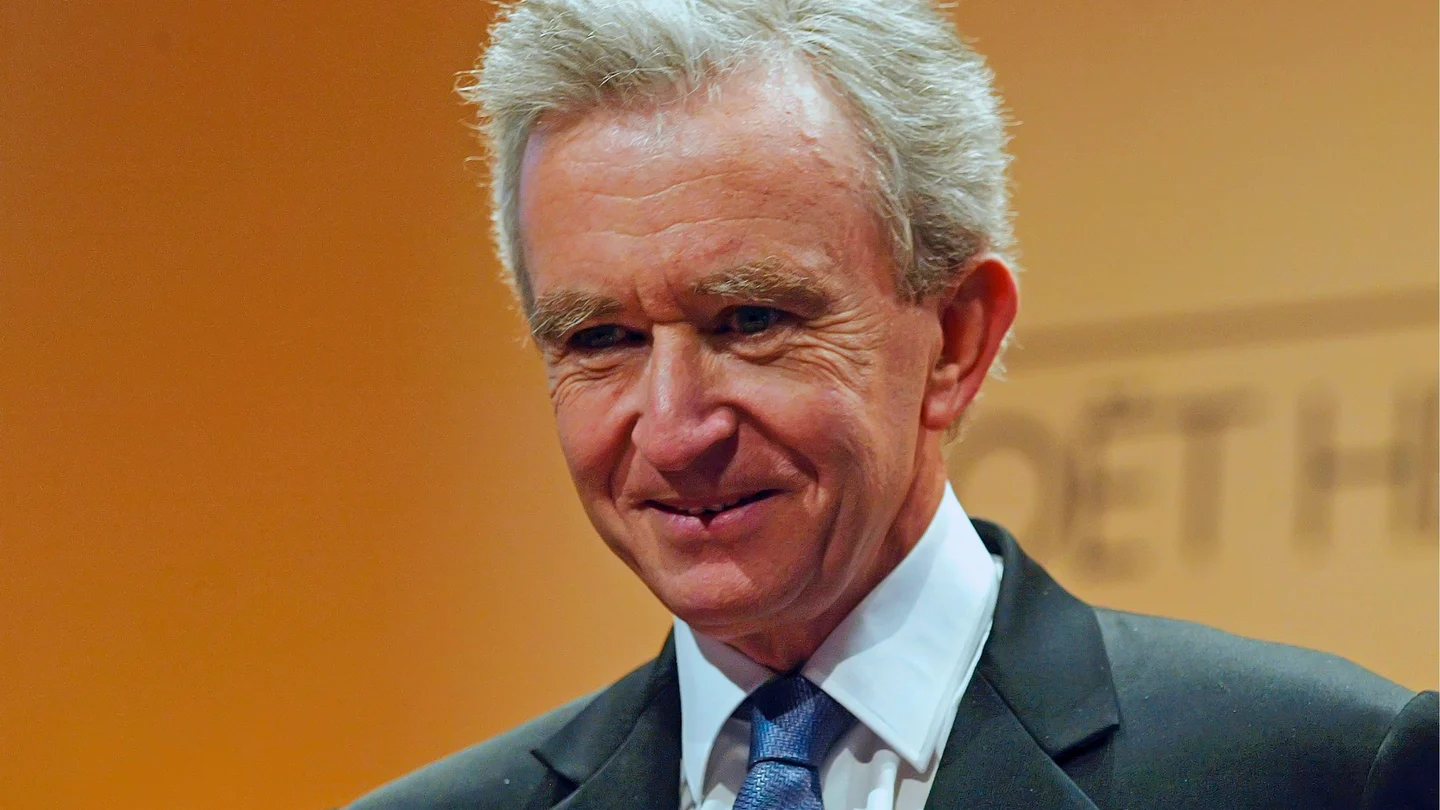 Fotografía de archivo del multimillonario francés Bernard Arnault, fundador del imperio de productos de lujo LVMH. Fotografía de archivo del multimillonario francés Bernard Arnault, fundador del imperio de productos de lujo LVMH.