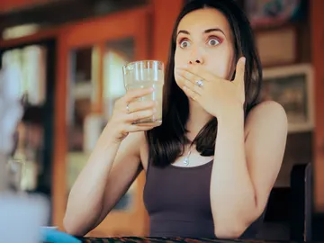 Mujer con hipo Mujer con hipo