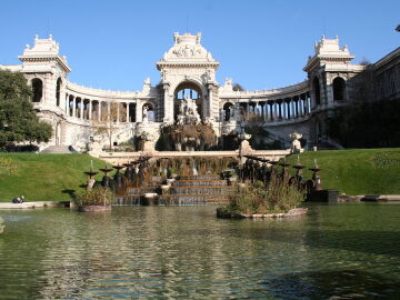 Palacio Longchamp de Marsella ¿sabes por qué es conocido como el “château de agua”?