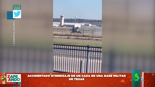 Así ha sido el accidentado aterrizaje vertical de un caza en Texas: "Clava morro y derrapa" Así ha sido el accidentado aterrizaje vertical de un caza en Texas: "Clava morro y derrapa"