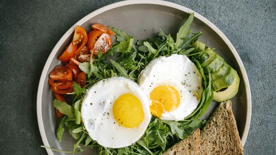 Adelgazar sin eliminar alimentos: 4 cosas que sirven y 4 que no para perder grasa Adelgazar sin eliminar alimentos: 4 cosas que sirven y 4 que no para perder grasa