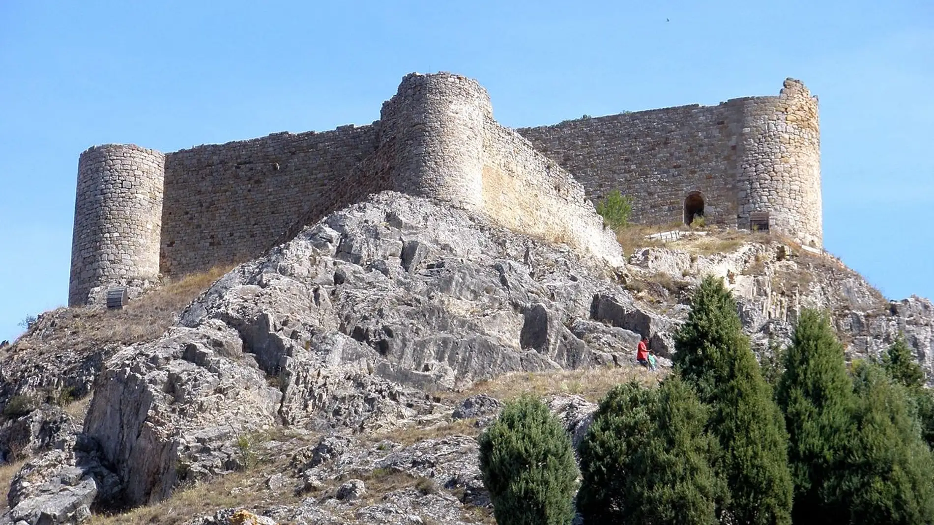 Castillo de Aguilar de Campoo: Pedro el Cruel encarceló a un cardenal en esta fortificación