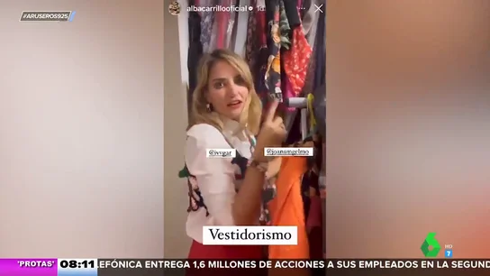 Alba Carrillo celebra la Navidad con su divertida pijamada y muestra las reliquias de su vestidor Alba Carrillo celebra la Navidad con su divertida pijamada y muestra las reliquias de su vestidor