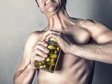 Hombre con hambre Hombre con hambre