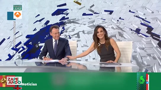 La divertida reacción de Matías Prats cuando Mónica Carrillo le interrumpe sin querer en pleno informativo La divertida reacción de Matías Prats cuando Mónica Carrillo le interrumpe sin querer en pleno informativo