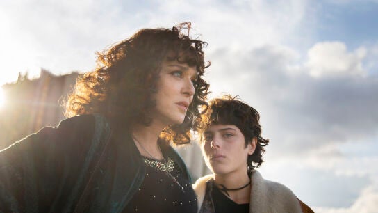 Valeria Golino y Giordana Marengo, en 'La vida mentirosa de los adultos'.