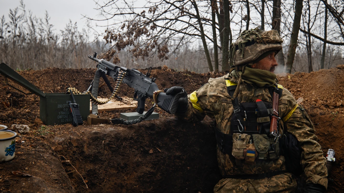 Un soldado ucraniano en Donetsk Un soldado ucraniano en Donetsk