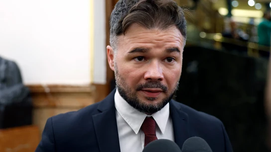 Gabriel Rufián publica una imagen del rey de niño con Franco: "No hay que olvidar nuestros orígenes" Gabriel Rufián publica una imagen del rey de niño con Franco: "No hay que olvidar nuestros orígenes"