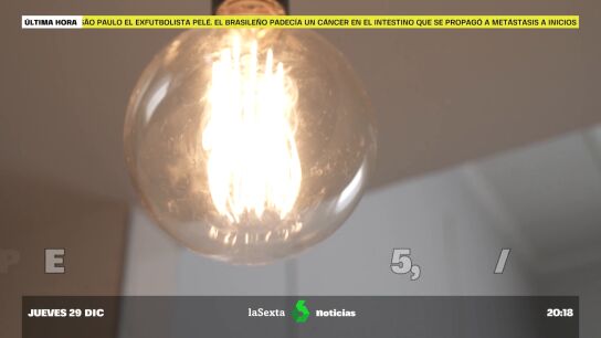 El precio de la luz se desploma el viernes a 5,47 euros/MWh, el m&iacute;nimo desde febrero de 2021
