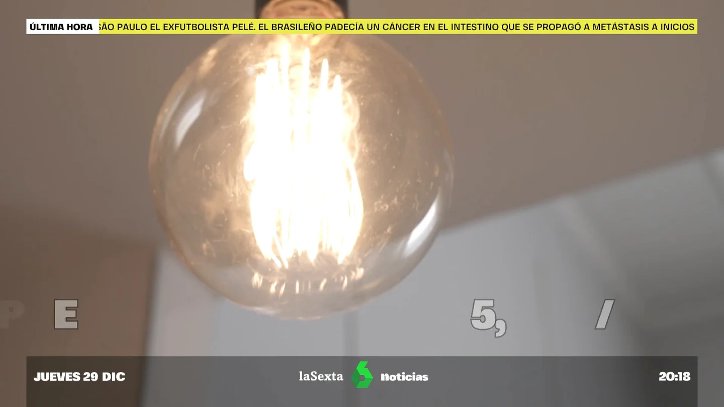 El precio de la luz se desploma el viernes a 5,47 euros/MWh, el mínimo desde febrero de 2021 El precio de la luz se desploma el viernes a 5,47 euros/MWh, el mínimo desde febrero de 2021