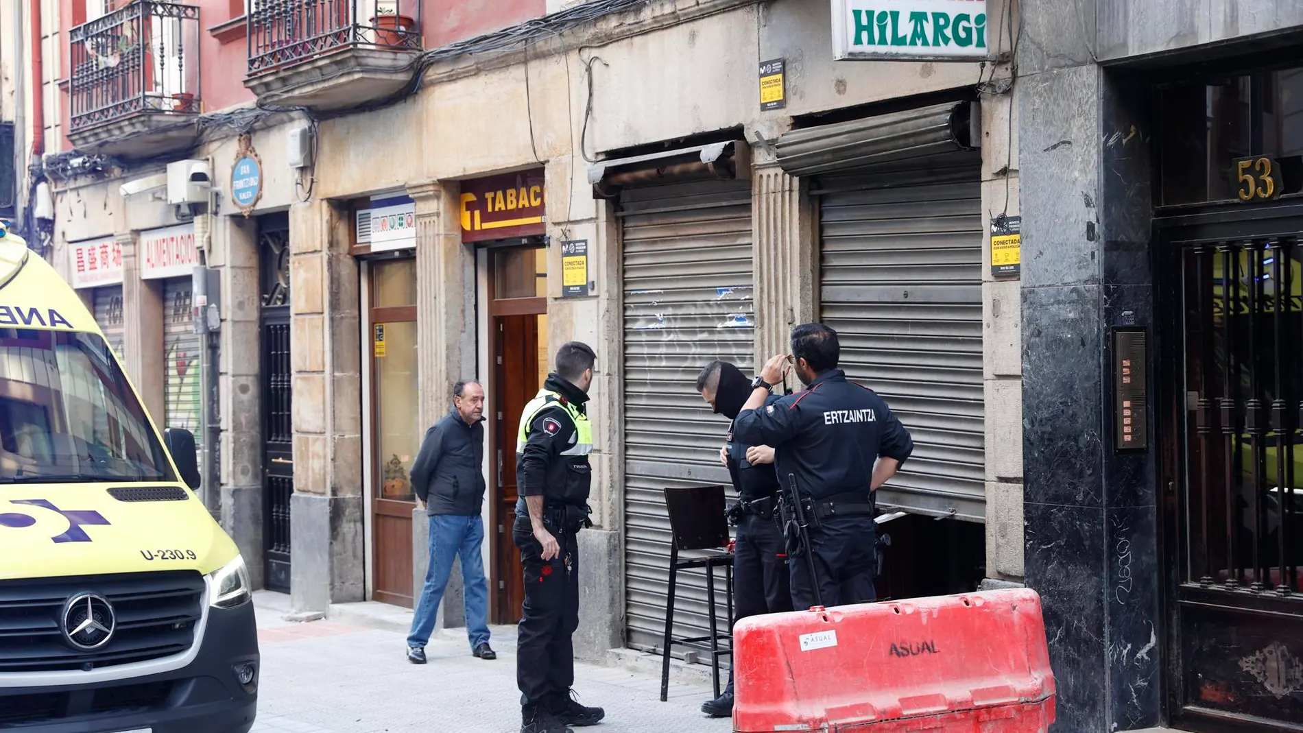 Habla la hija de la mujer asesinada en Bilbao: &quot;Hace poco la empujó por las escaleras y la dejó inconsciente&quot;